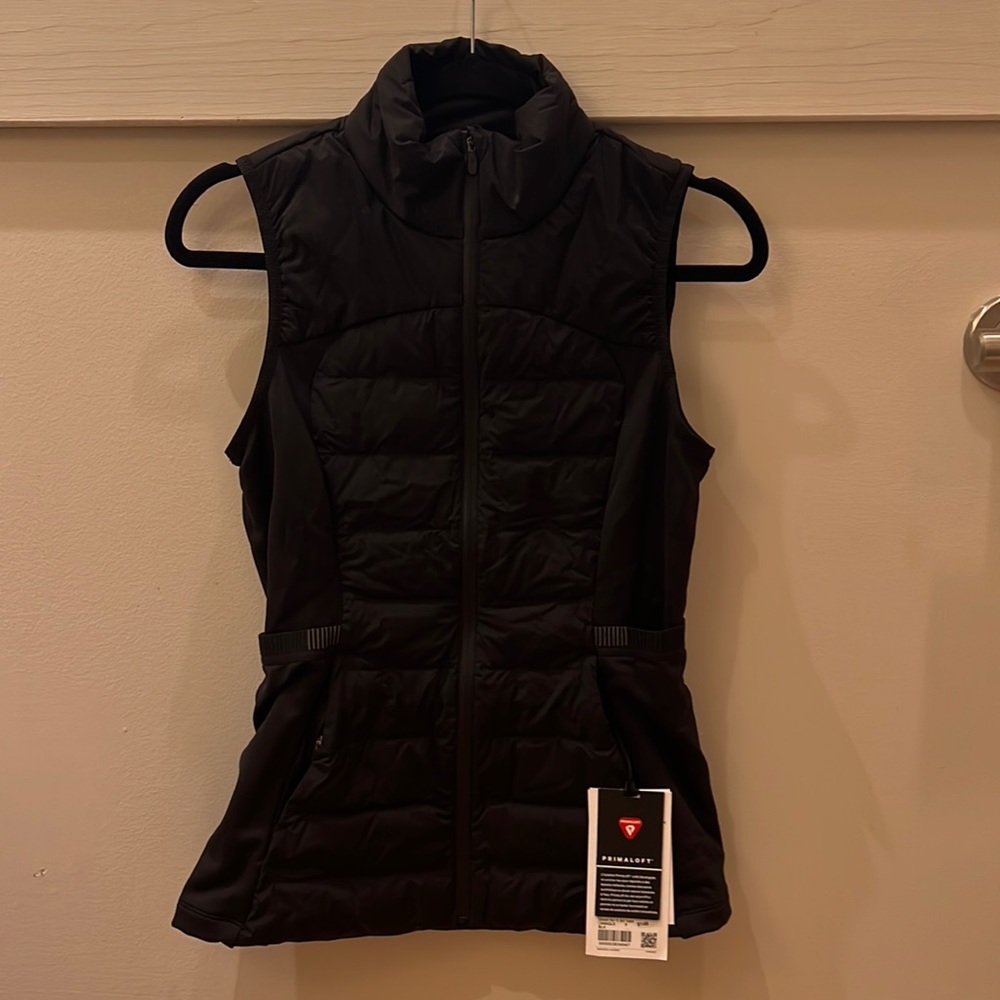Lululemon Down For It All Vest - Black size 6 NWT